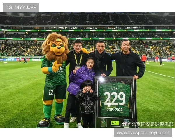 北京国安新赛季三线作战分析：实力受损+新帅压力，能否突破重围？