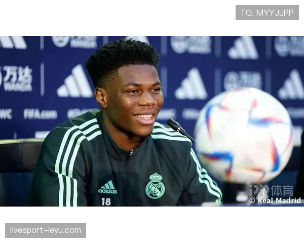 楚阿梅尼获对手盛赞:中场新星闪耀赛场,未来可期 楚阿梅尼获对手盛赞:中场新星闪耀赛场,未来可期