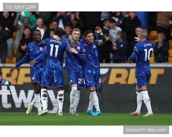 切尔西战术困局持续，新帅攻防失衡问题显现，球队复兴进程面临挑战